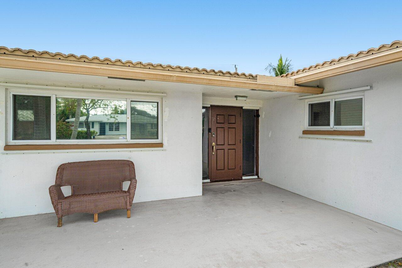 101 Palamino Circle Boca Raton, FL 33487 - Photo 3 of 17 004-101PalaminoCircle-BocaRaton-FL-33487
