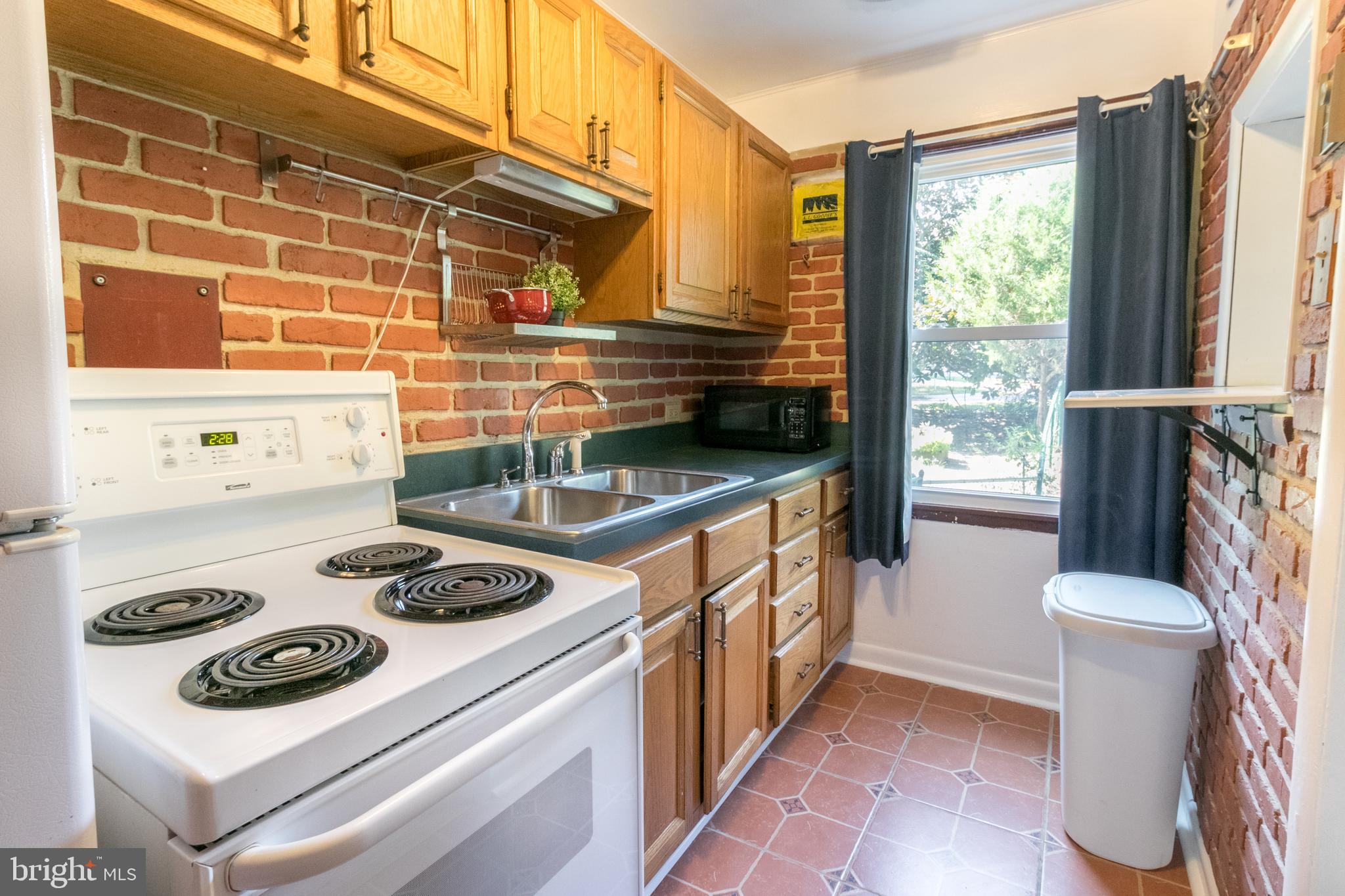 48 Ridge Road Greenbelt, MD 20770 - Photo 8 of 19 Gallery Image 8