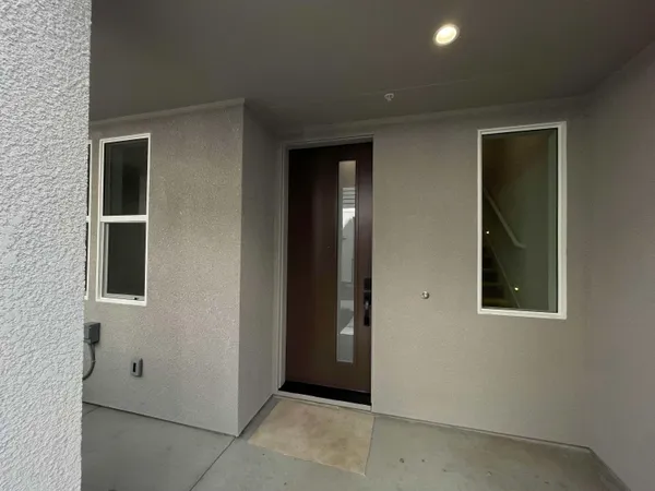 a view of an entryway of the house