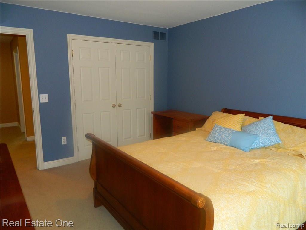 1053 Seville Road Rochester Hills, MI 48309 - Photo 50 of 66