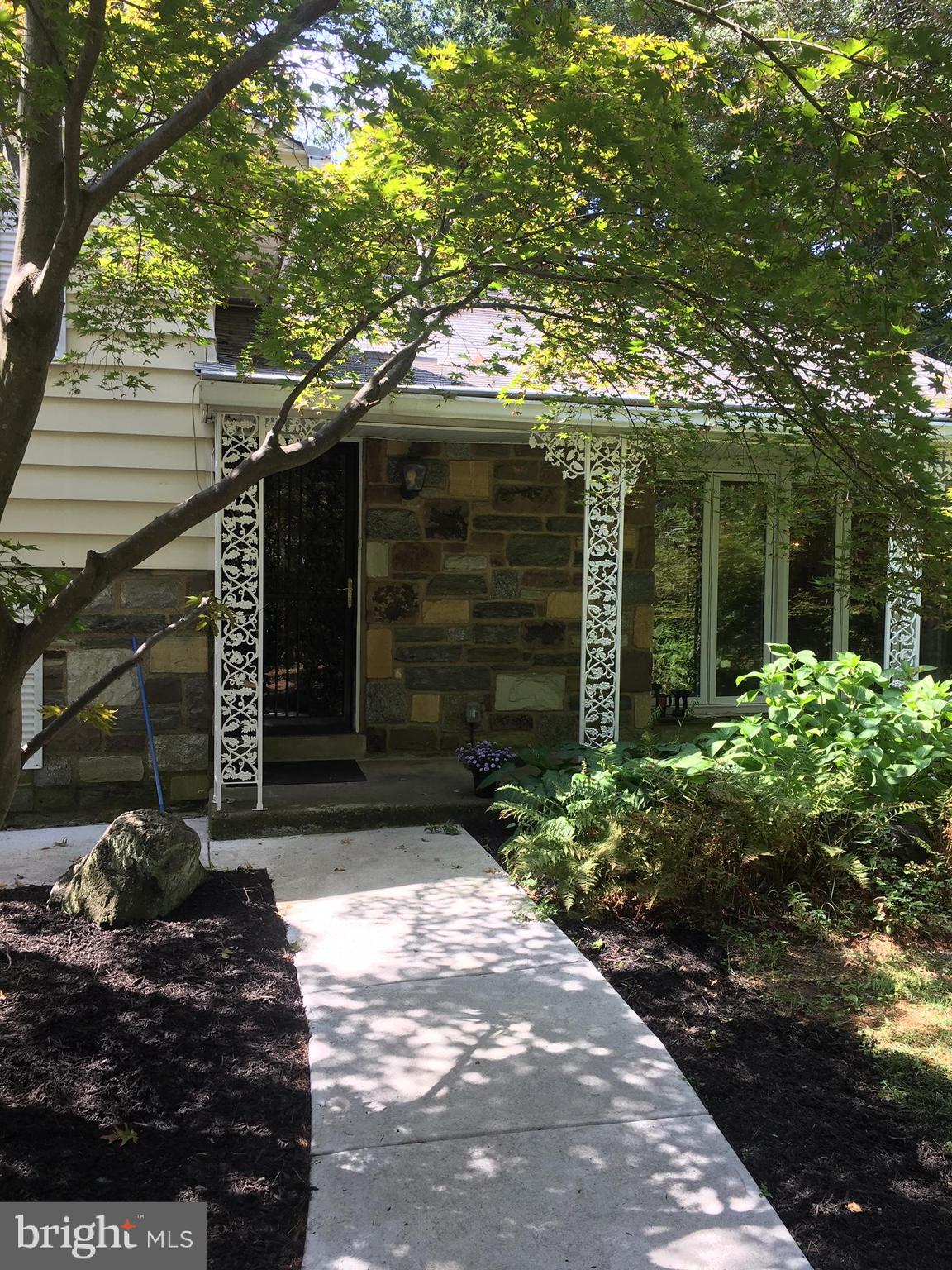 650 Hoyt Road Huntingdon Valley, PA 19006 - Photo 2 of 12