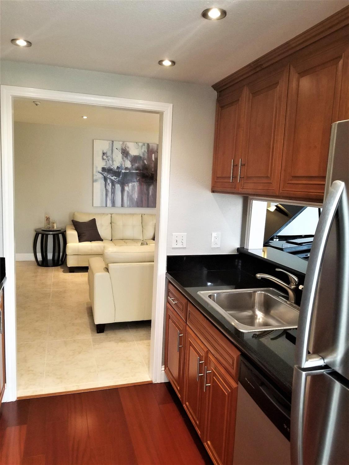 2675 Oak Road, Unit C Walnut Creek, CA 94597 - Photo 9 of 24 Gallery Image 9