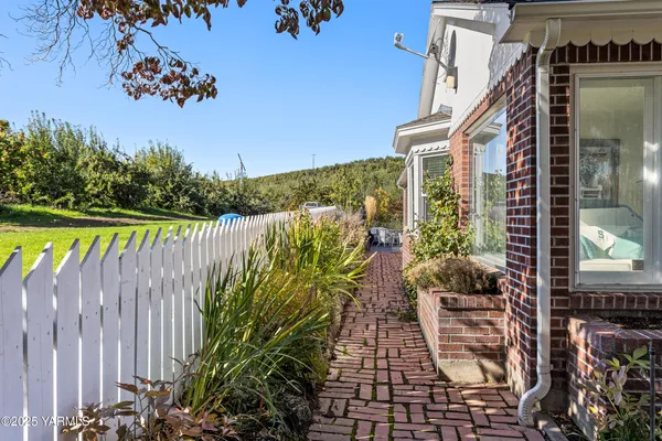 $769,900 | 1350 Upland Way, Tieton, WA 98947