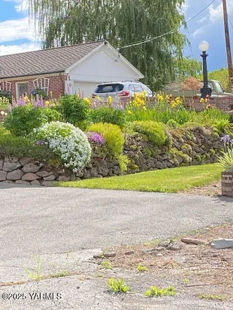 $769,900 | 1350 Upland Way, Tieton, WA 98947