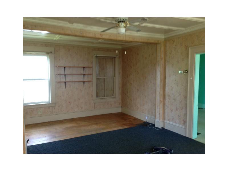 10 High Street Houlton, ME 04730 - Photo 5 of 15 Den/Family/Great Room.