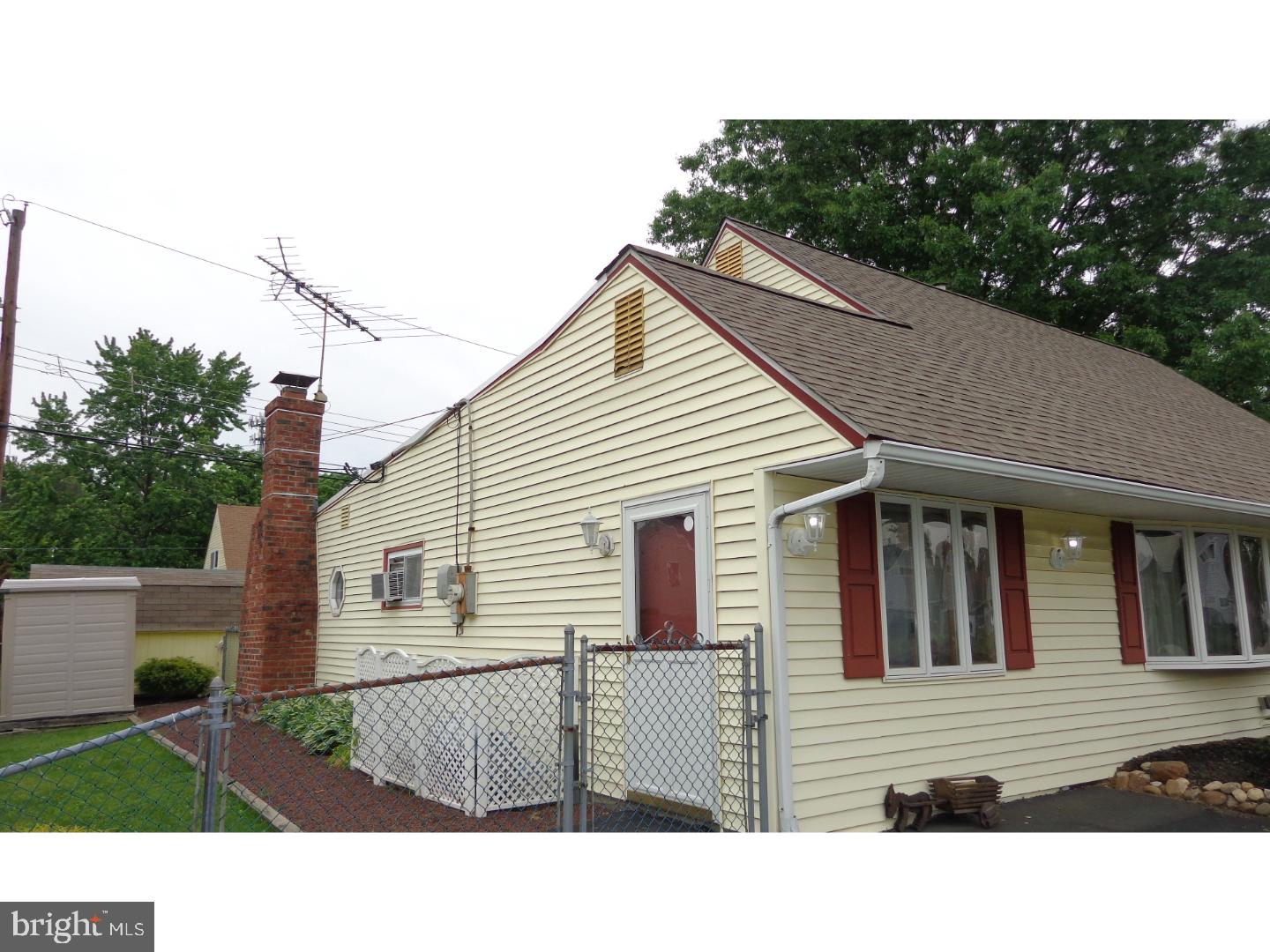 18 Quail Road Levittown, PA 19057 - Photo 16 of 19 Exterior Side