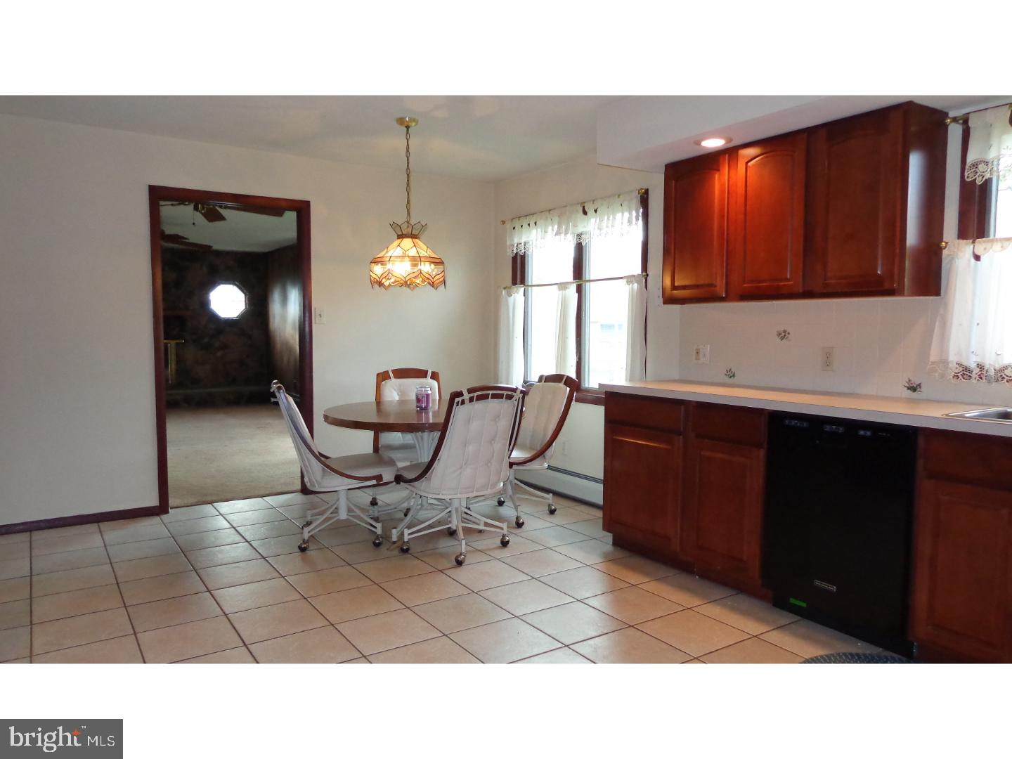 18 Quail Road Levittown, PA 19057 - Photo 3 of 19 Kitchen