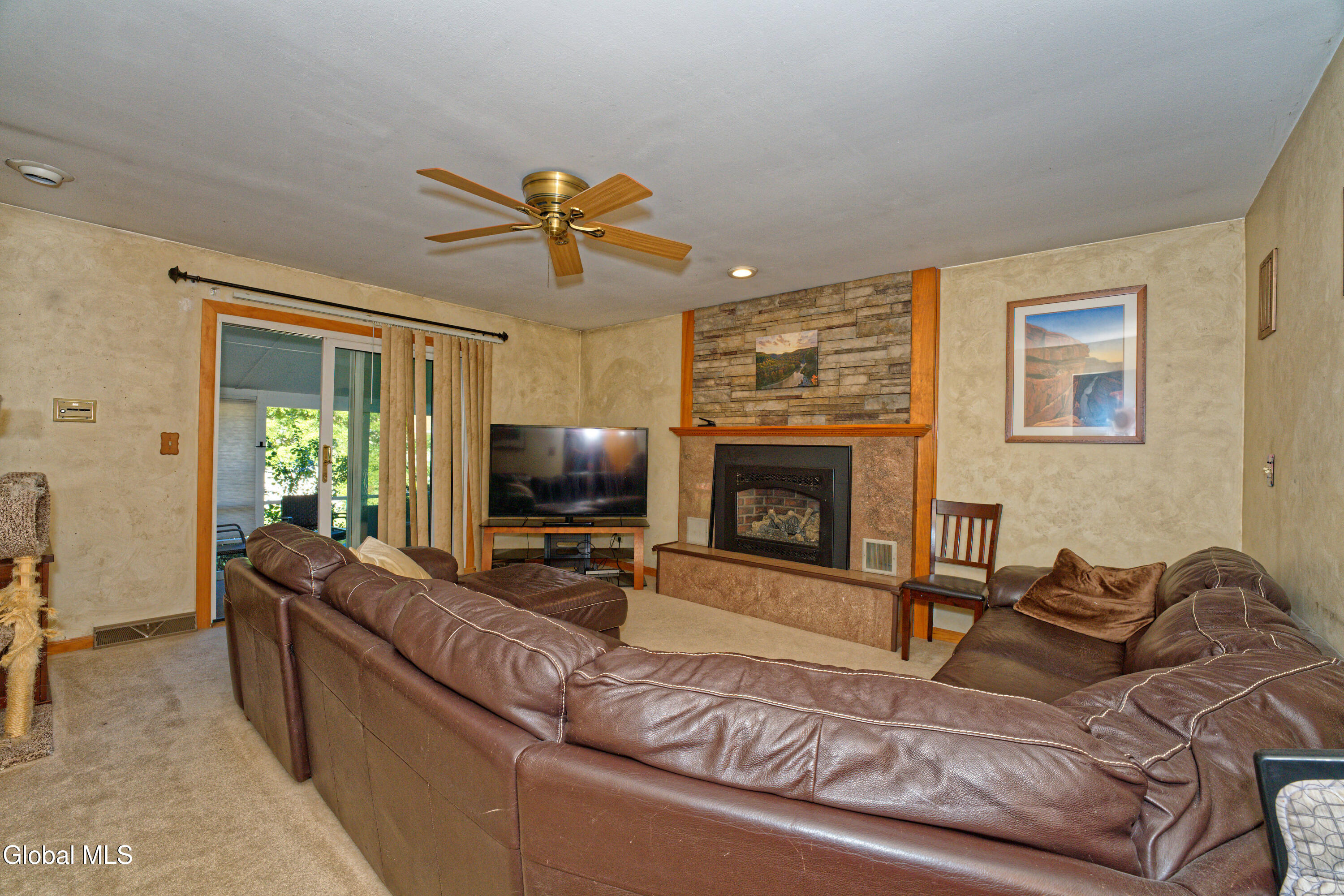 1841 Tower Street Schenectady, NY 12303 - Photo 14 of 31 4 Familyroom 2