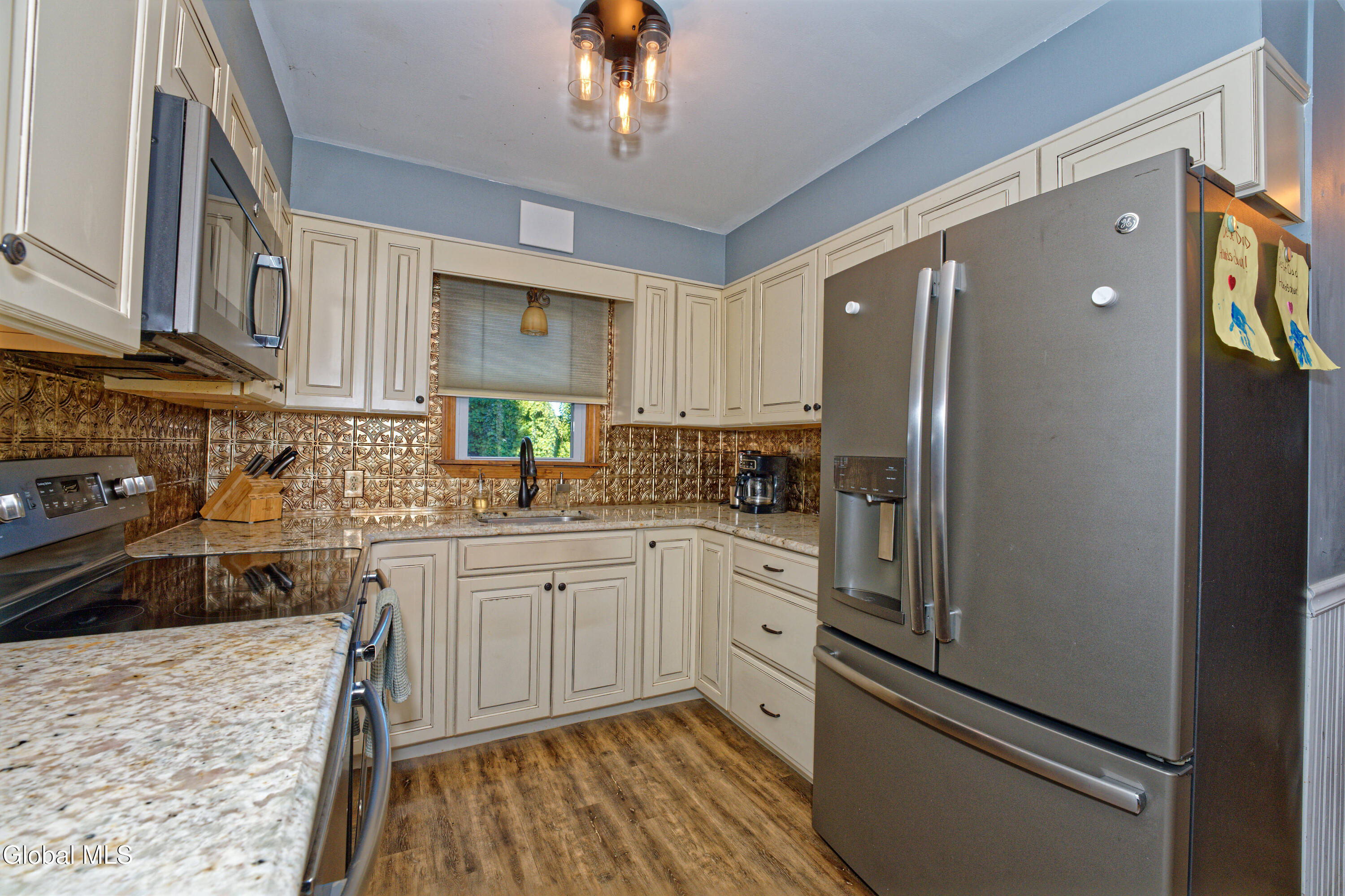 1841 Tower Street Schenectady, NY 12303 - Photo 7 of 31 3 Kitchen 4