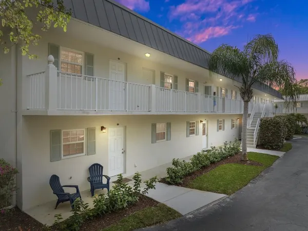 $2,750 | 900 Jasmine Lane, Unit 10A, Vero Beach, FL 32963