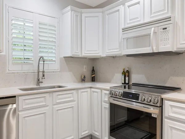 $2,750 | 900 Jasmine Lane, Unit 10A, Vero Beach, FL 32963