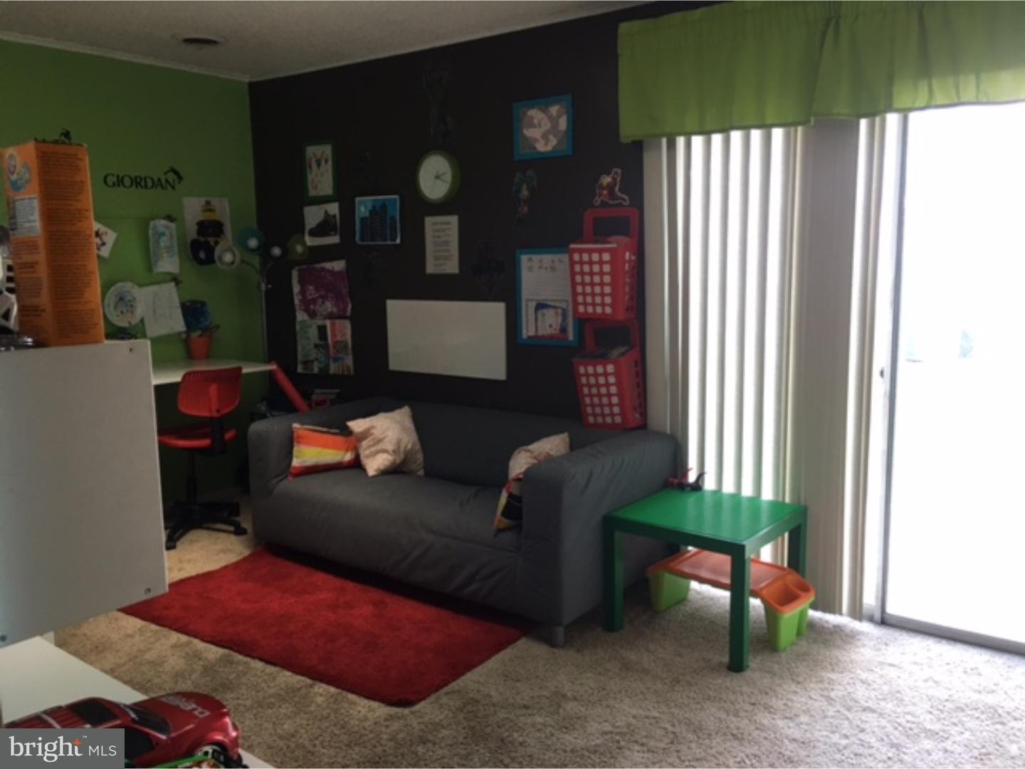 1708 Manor Place Clementon, NJ 08021 - Photo 12 of 24 Family Room