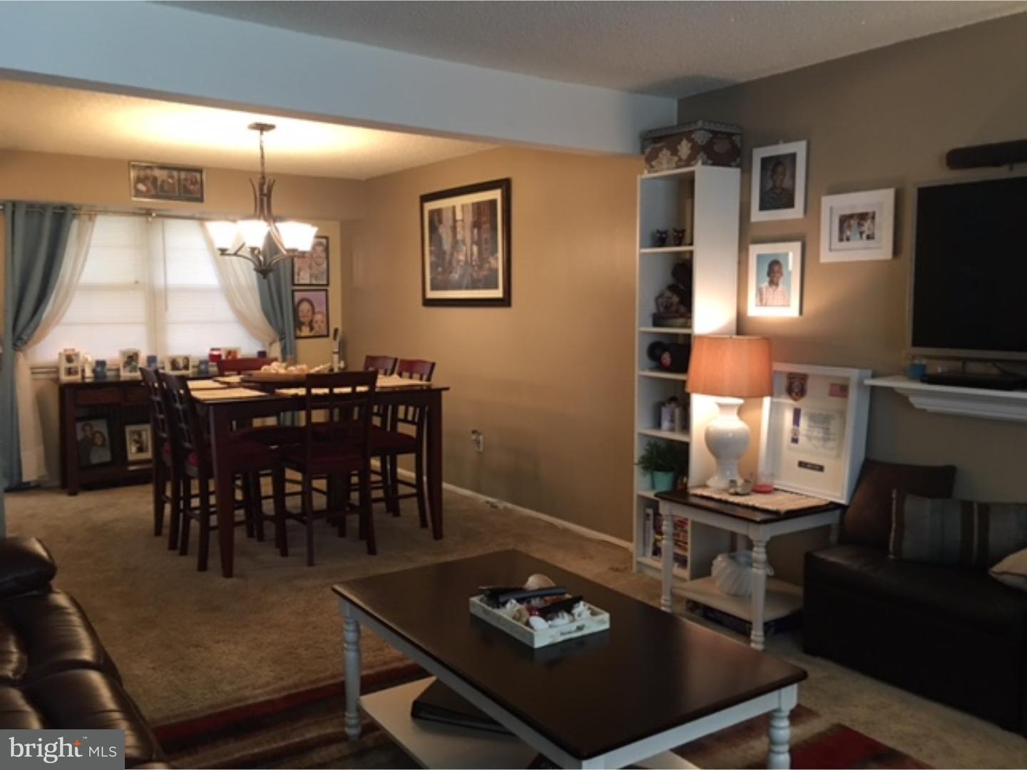 1708 Manor Place Clementon, NJ 08021 - Photo 5 of 24 Living Room