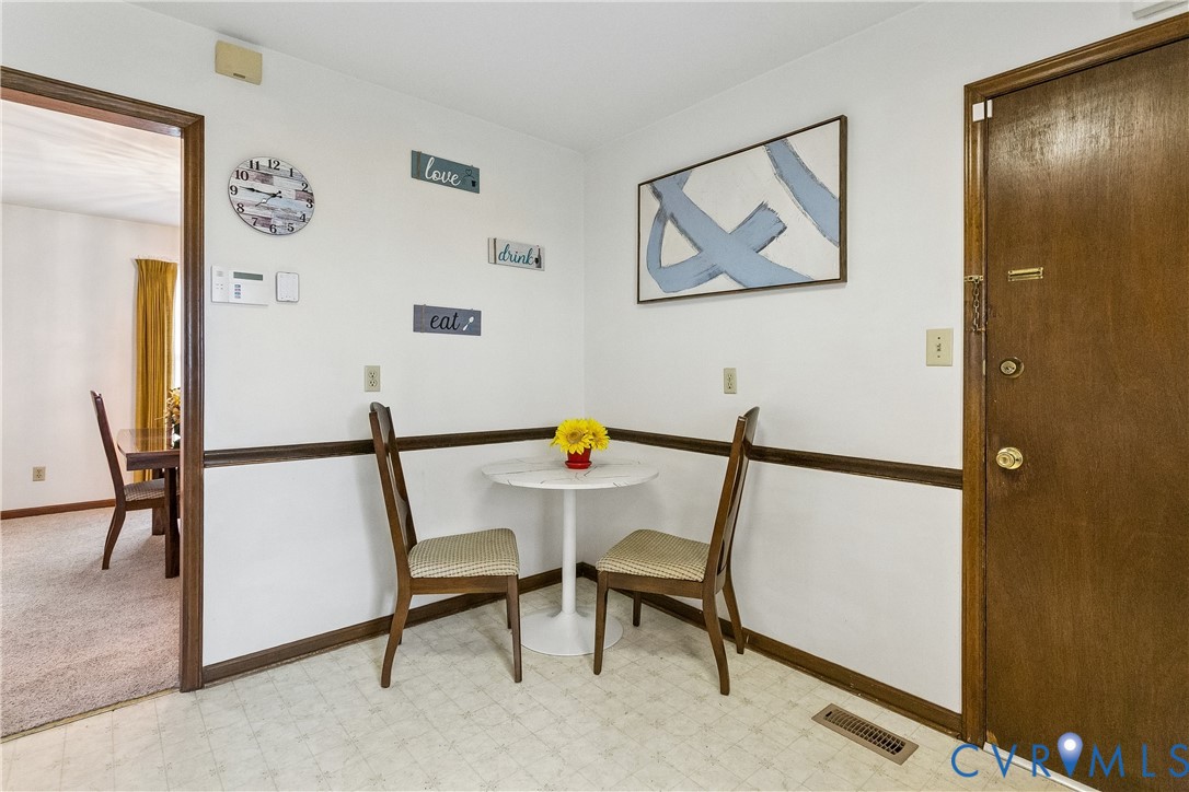 8950 Cook Drive Hayes, VA 23072 - Photo 20 of 45 Eat-in Kitchen