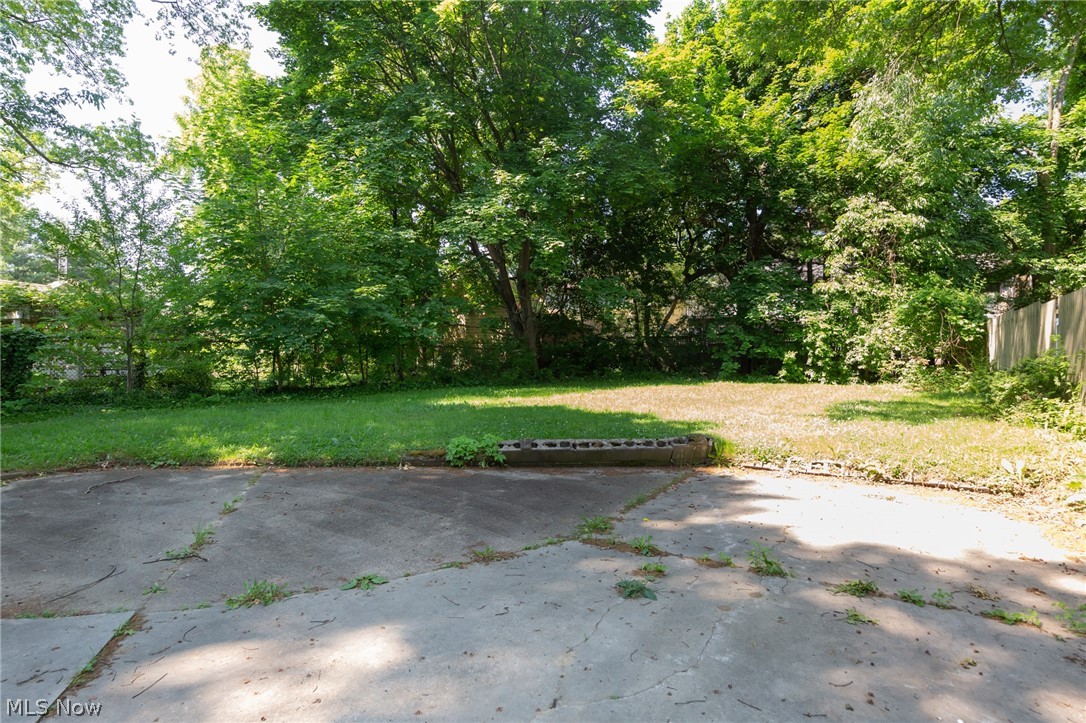 314 Merriman Road Akron, OH 44303 - Photo 22 of 23 Plenty of Parking