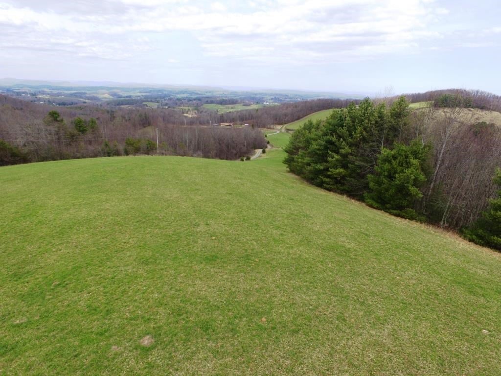 2309 Birchtree Road Hillsville, VA 24343 - Photo 33 of 33 Gallery Image 33