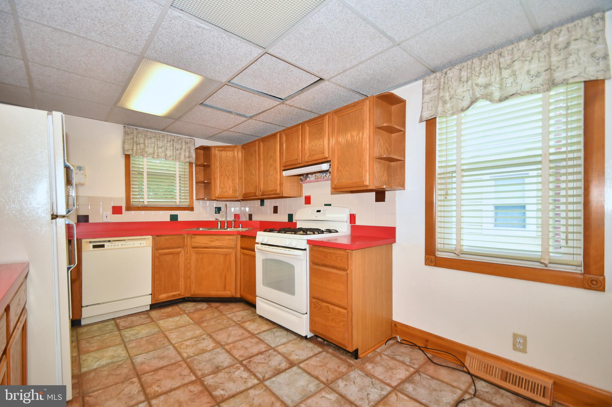 2022 Oakland Road Baltimore, MD 21220 - Photo 15 of 47 All Appliances Convey
