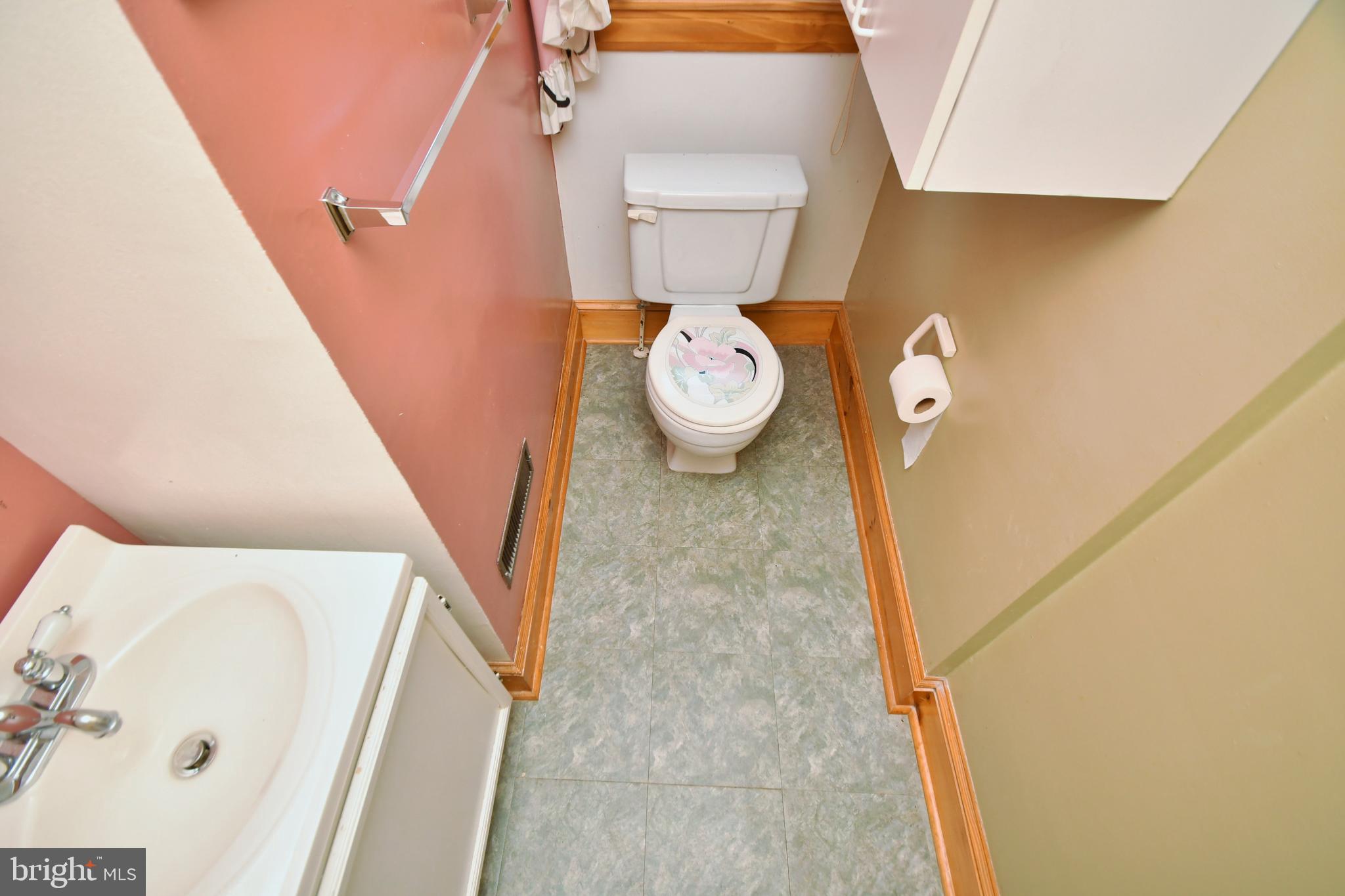 2022 Oakland Road Baltimore, MD 21220 - Photo 29 of 47 Upper Level Bath