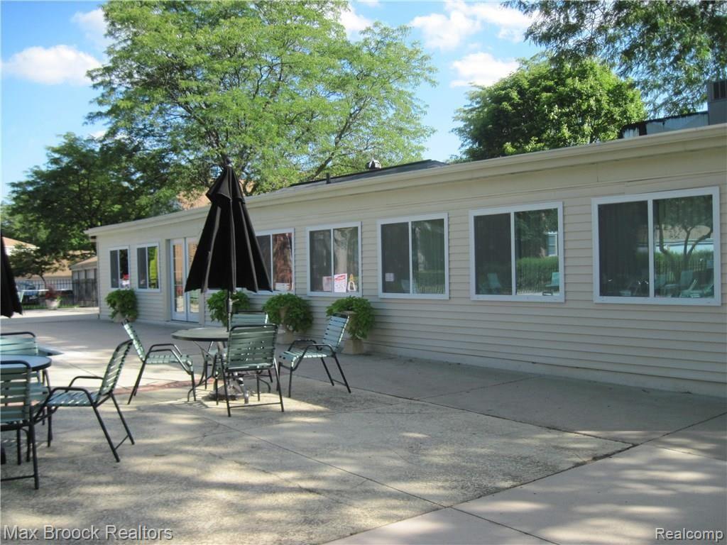 29606 Middlebelt Road, Unit 1802 Farmington Hills, MI 48334 - Photo 3 of 7