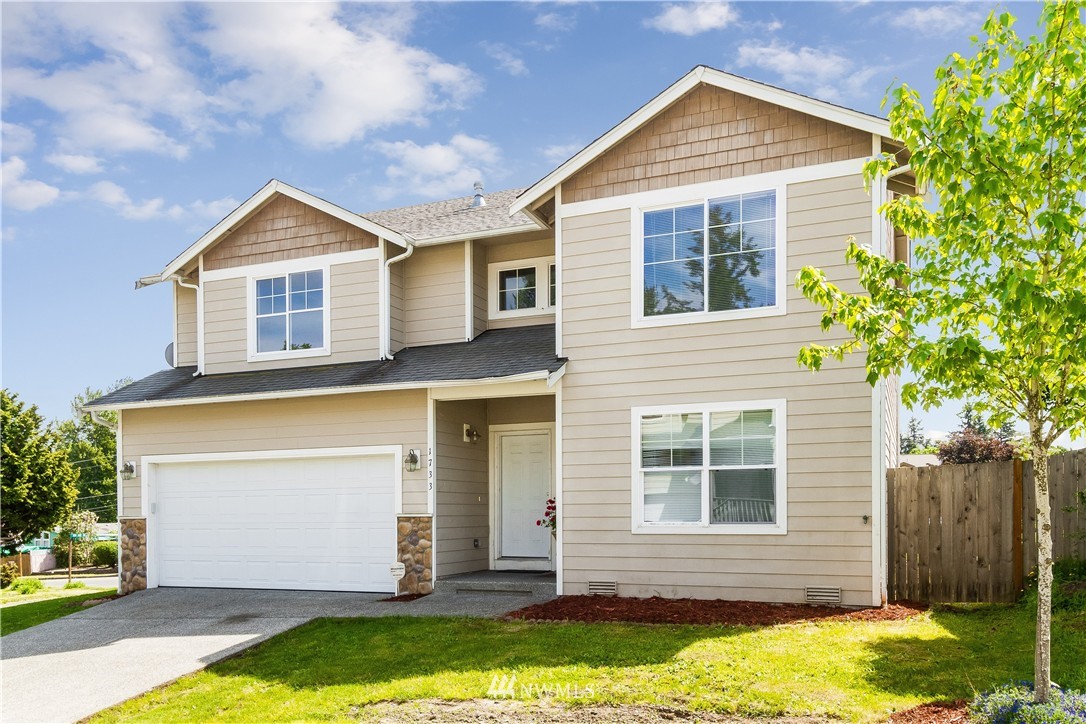1733 Southeast 30th Place Renton, WA 98055 - Photo 1 of 16
