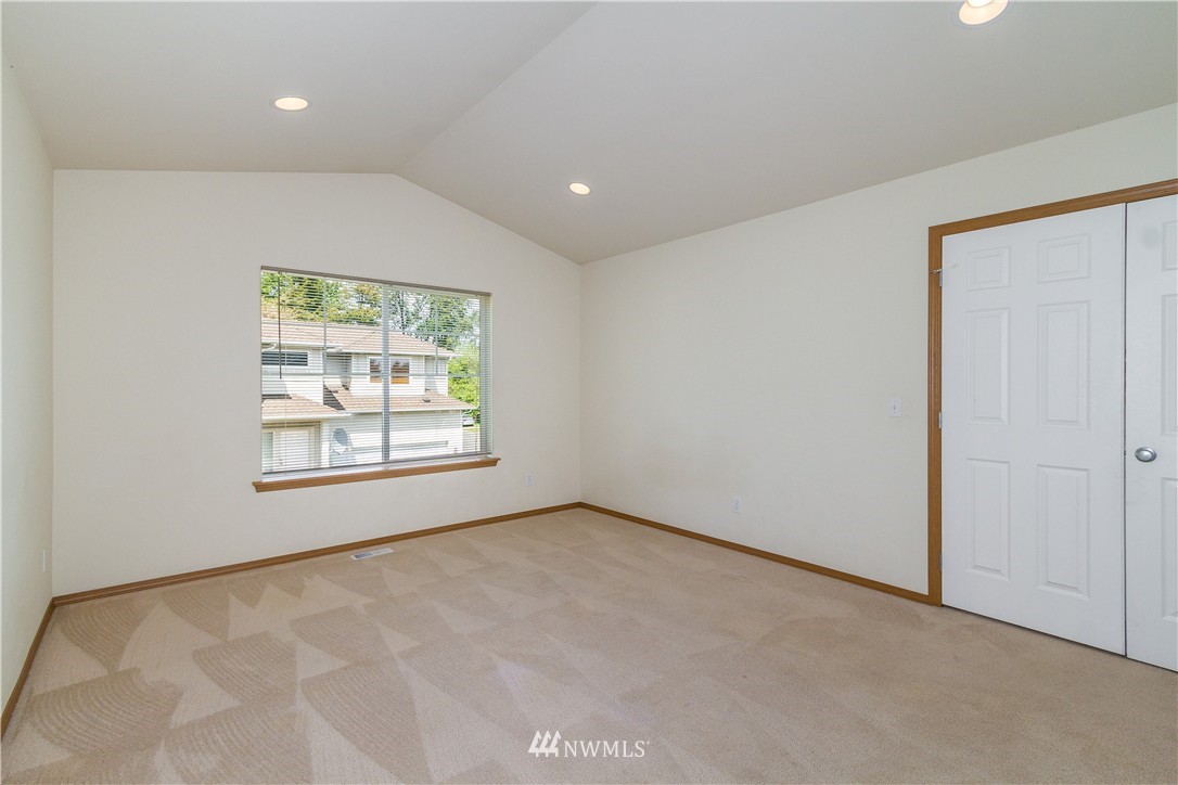1733 Southeast 30th Place Renton, WA 98055 - Photo 11 of 16