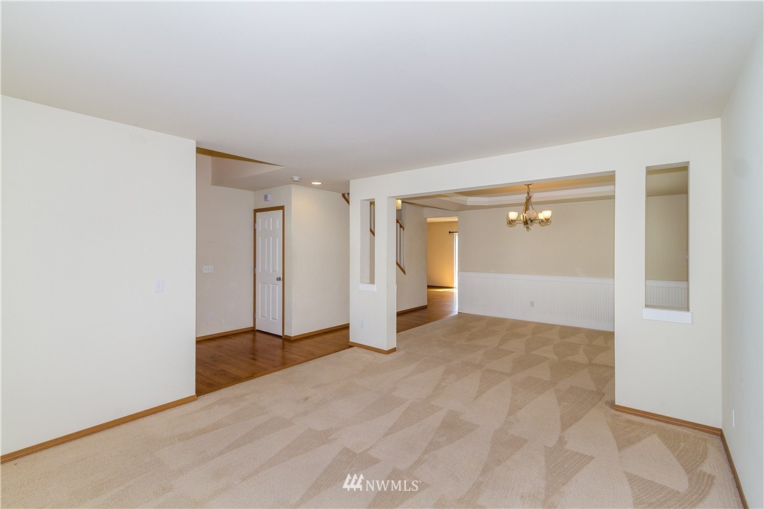 1733 Southeast 30th Place Renton, WA 98055 - Photo 13 of 16