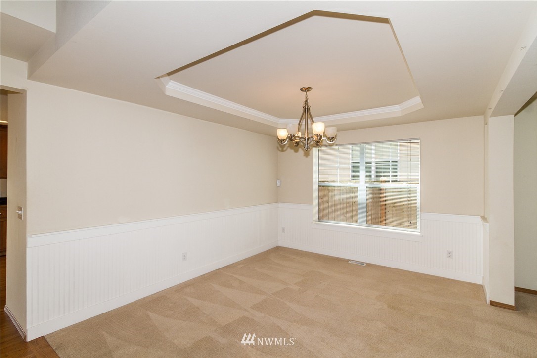 1733 Southeast 30th Place Renton, WA 98055 - Photo 14 of 16