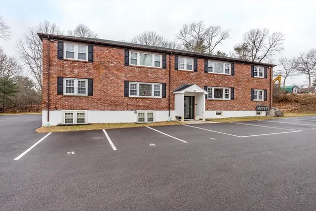 $1,775,000 | 157 Central Street, Foxboro, MA 02035