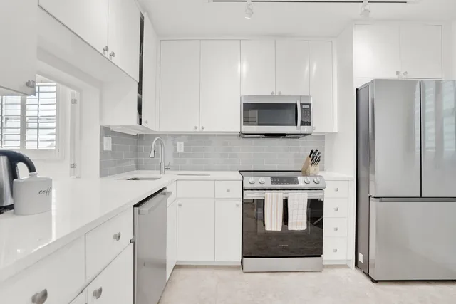 $699,000 | 4540 North Ocean Drive, Unit 401, Lauderdale-by-the-Sea, FL 33308