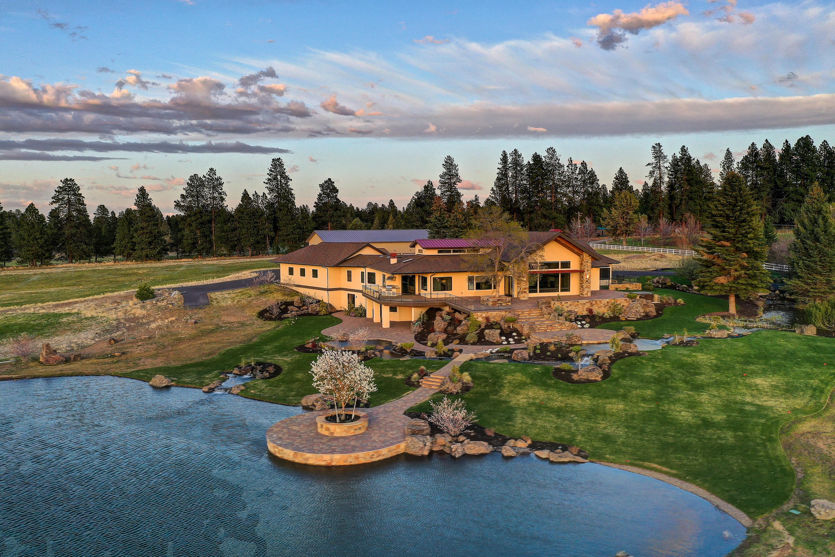 20970 Sholes Road Bend, OR 97702 - Photo 2 of 41 Flowing Ponds