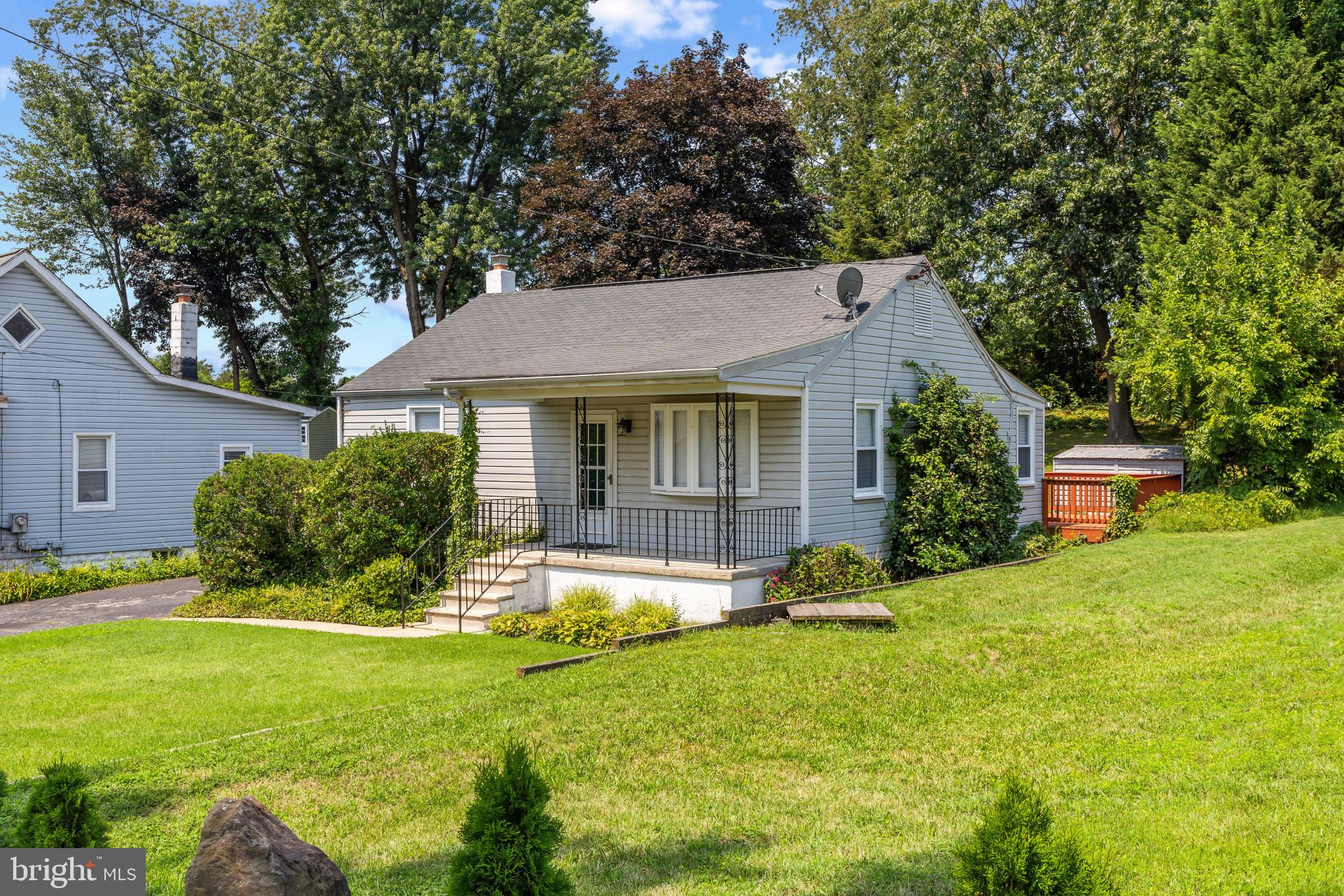 7508 Riddle Avenue Baltimore, MD 21224 - Photo 2 of 25