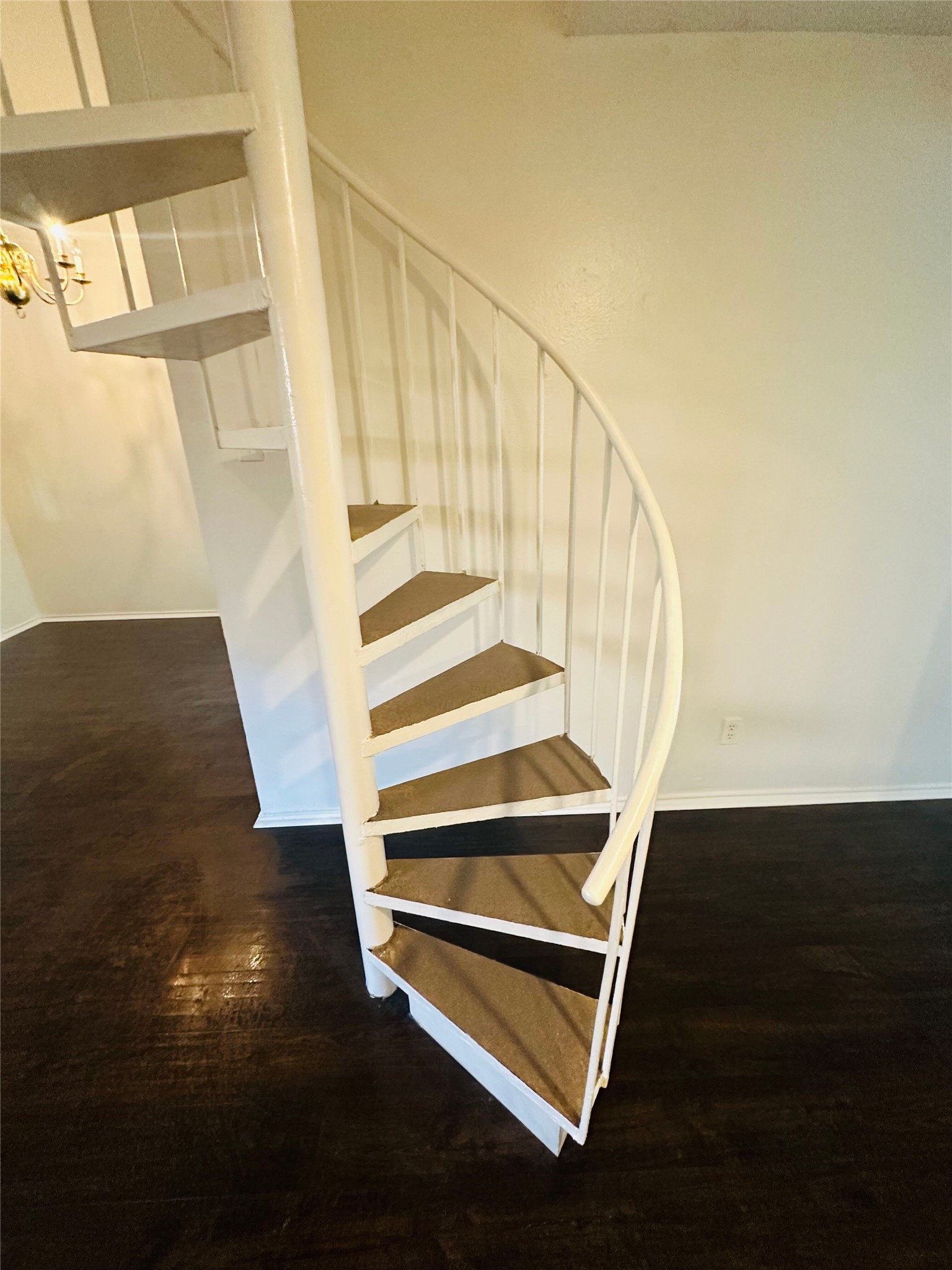 2401 Leon Street, Unit 307 Austin, TX 78705 - Photo 21 of 25 a view of entryway