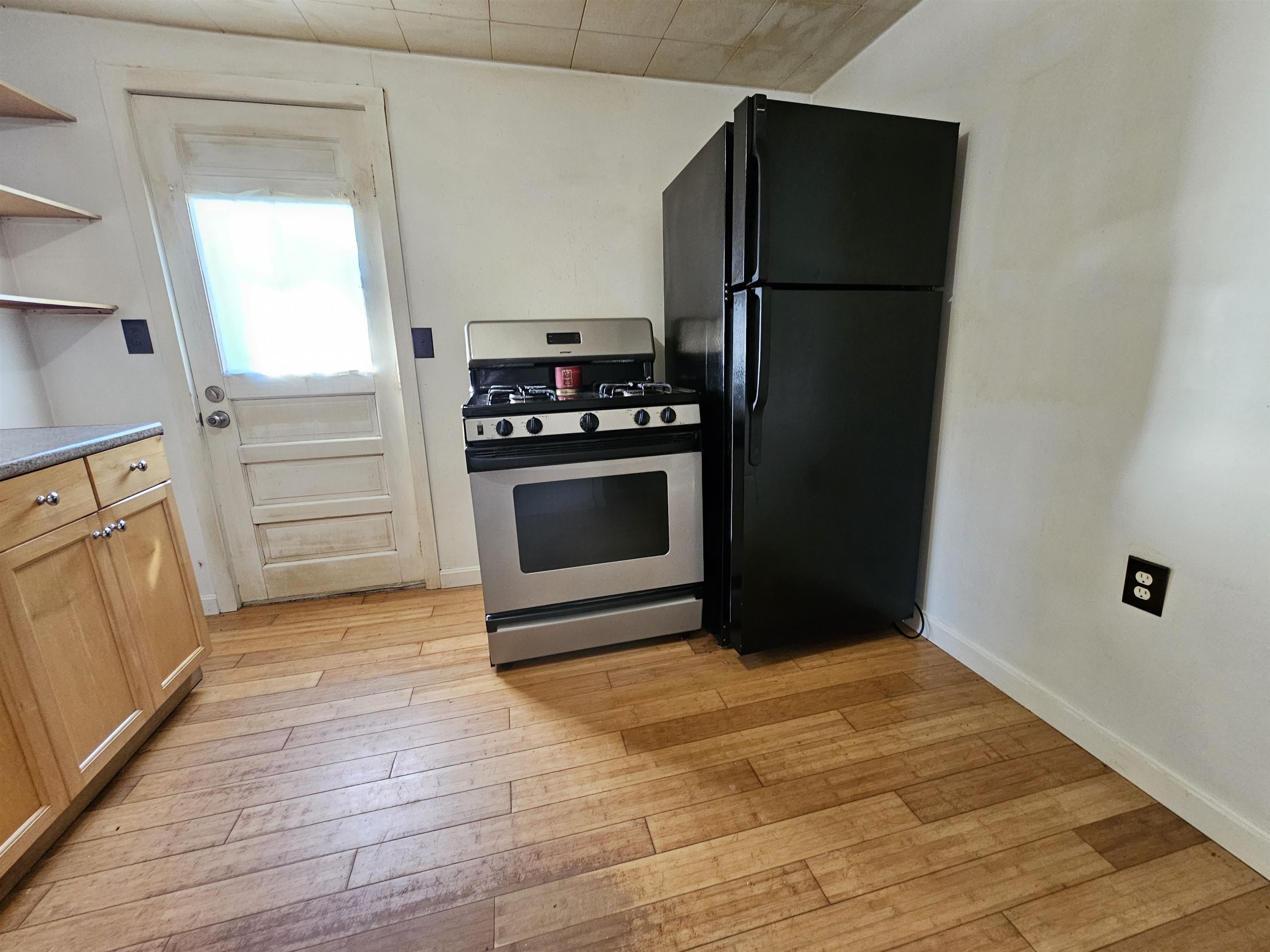 60 Shore Drive Salem, NH 03079 - Photo 11 of 57