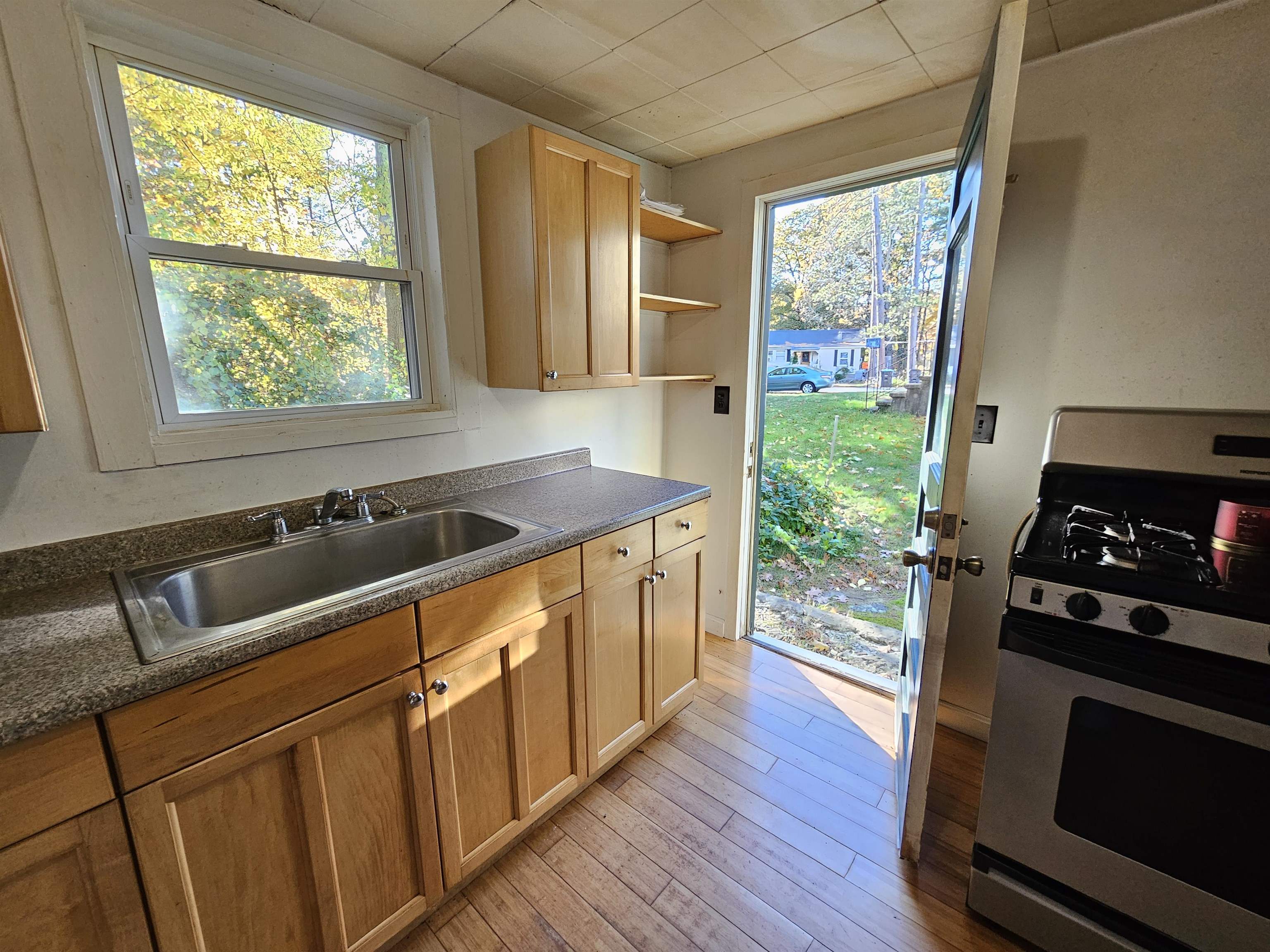 60 Shore Drive Salem, NH 03079 - Photo 12 of 57