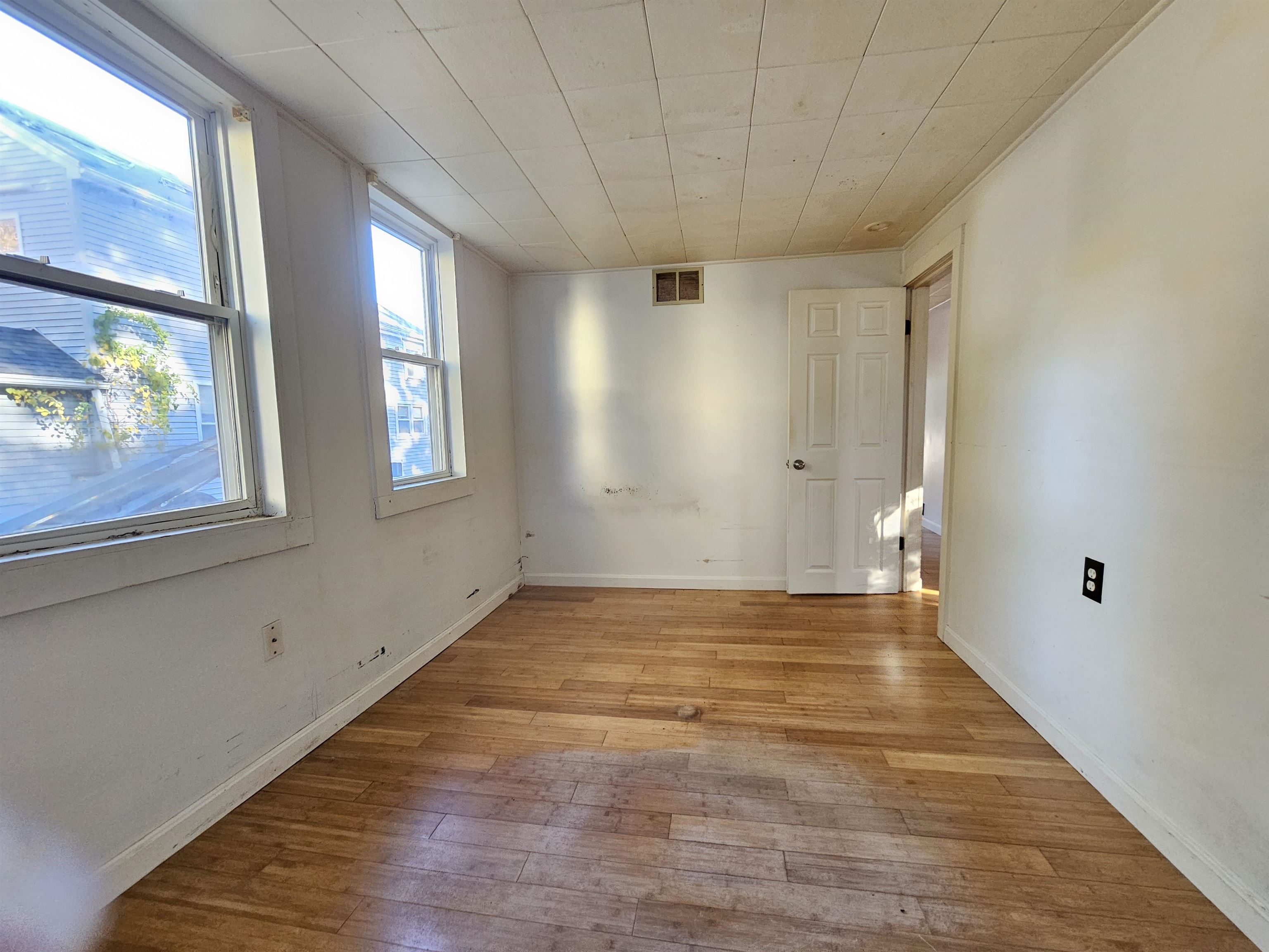 60 Shore Drive Salem, NH 03079 - Photo 15 of 57