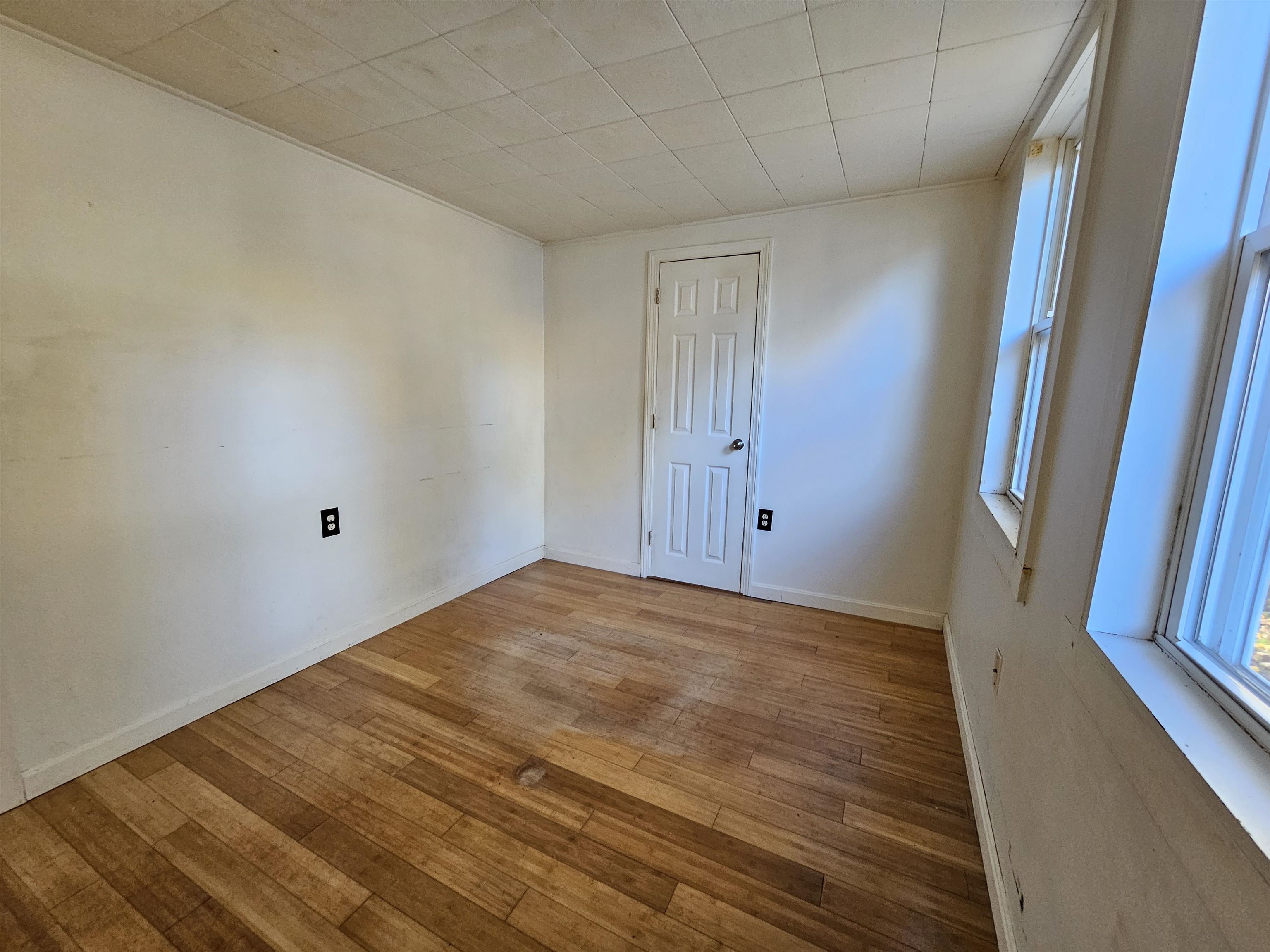 60 Shore Drive Salem, NH 03079 - Photo 16 of 57