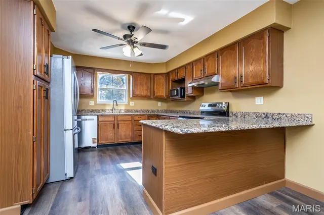 $259,900 | 502 Lindenwood Drive, Troy, IL 62294