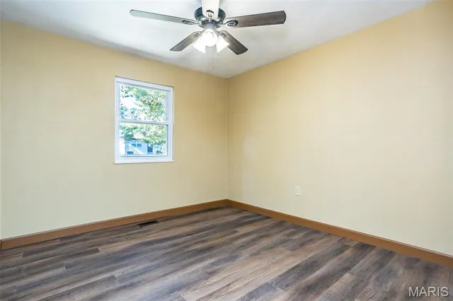 $259,900 | 502 Lindenwood Drive, Troy, IL 62294