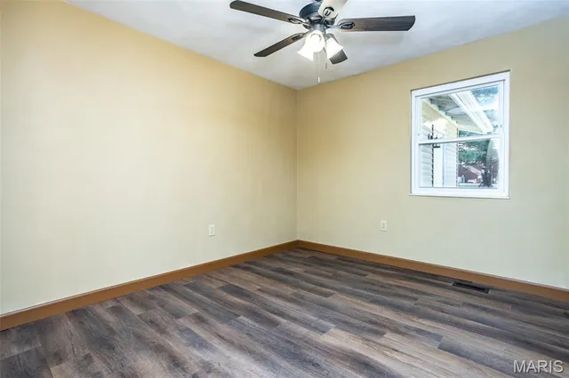 $259,900 | 502 Lindenwood Drive, Troy, IL 62294