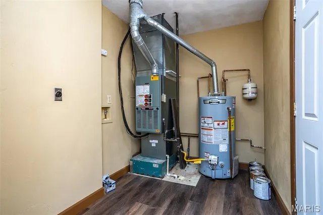 $259,900 | 502 Lindenwood Drive, Troy, IL 62294