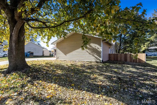 $259,900 | 502 Lindenwood Drive, Troy, IL 62294