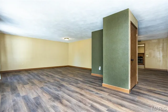 $259,900 | 502 Lindenwood Drive, Troy, IL 62294