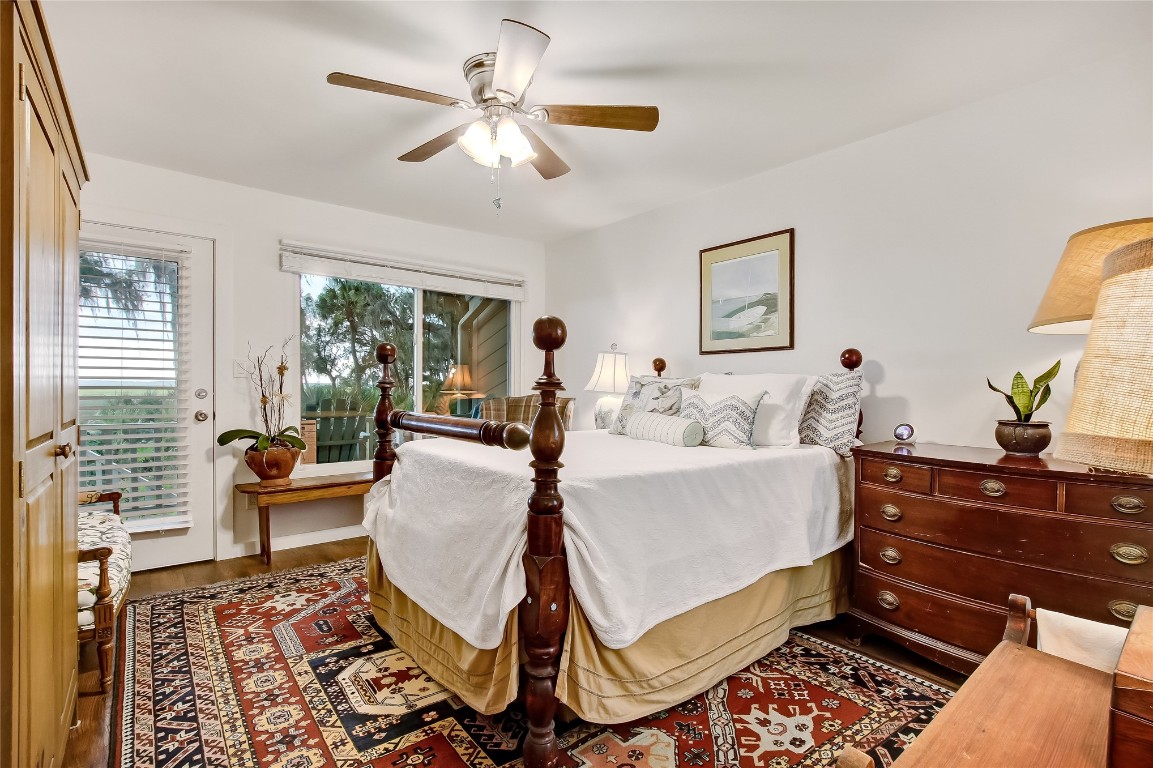 3426 Sea Marsh Road Fernandina Beach, FL 32034 - Photo 21 of 65 a living room with furniture