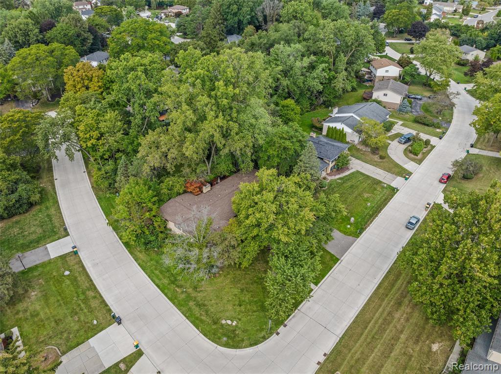31017 Carriage Hill Road Farmington Hills, MI 48331 - Photo 39 of 39