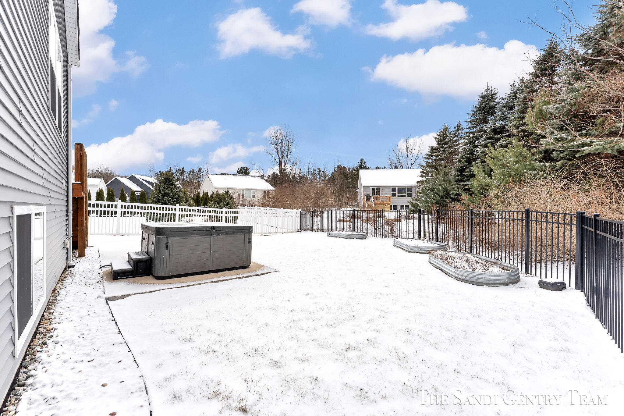 16517 Wickshire Pl Spring Lake Spring Lake, MI 49456 - Photo 46 of 49 43-AIV00295