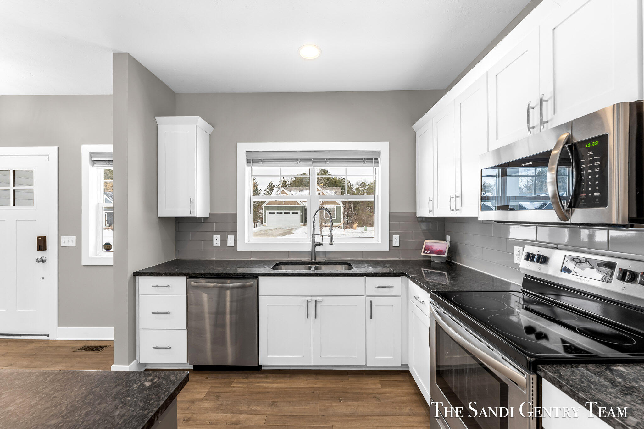 16517 Wickshire Pl Spring Lake Spring Lake, MI 49456 - Photo 6 of 49 06-AIV00181