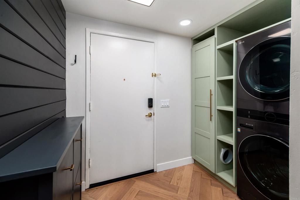 2349 Altisma Way, Unit B Carlsbad, CA 92009 - Photo 2 of 25 a view of walk in closet