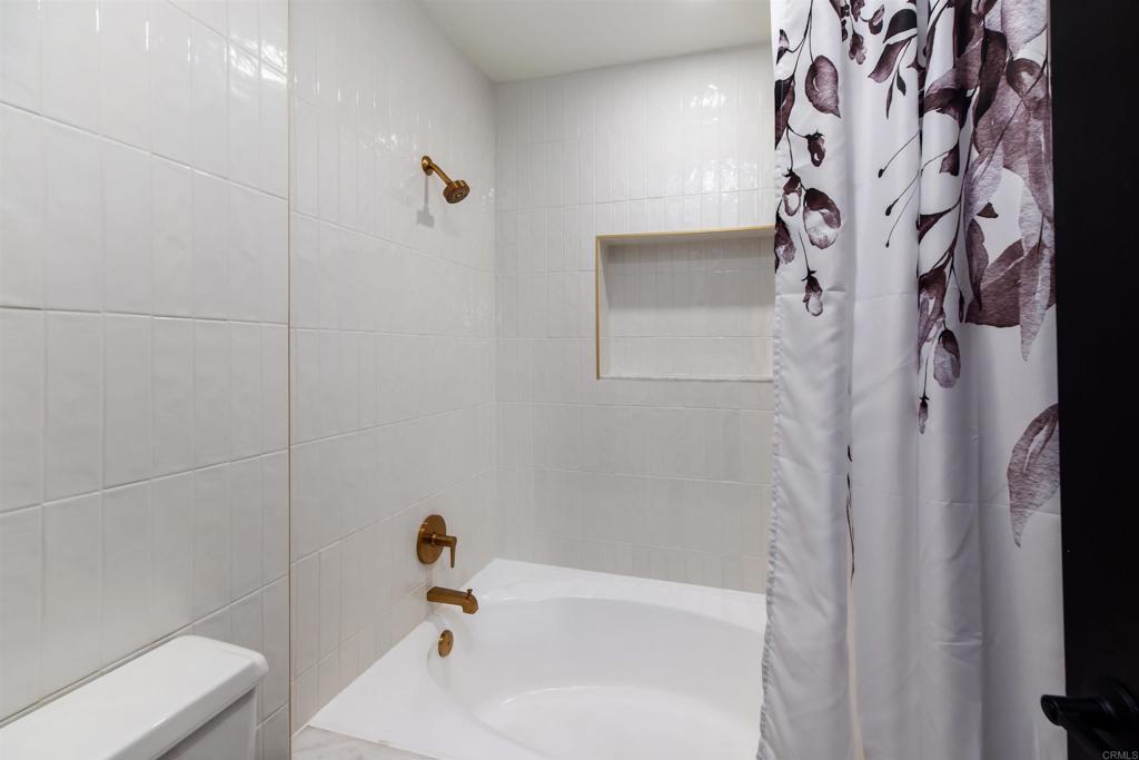 2349 Altisma Way, Unit B Carlsbad, CA 92009 - Photo 21 of 27