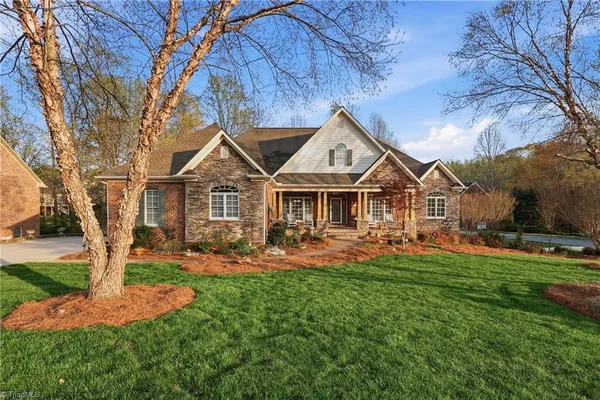 $879,900 | 613 Nickel Creek Court, Kernersville, NC 27284
