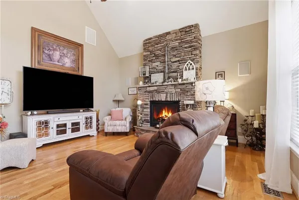 $879,900 | 613 Nickel Creek Court, Kernersville, NC 27284